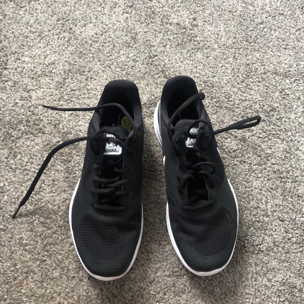 Nike city trainer running shoes